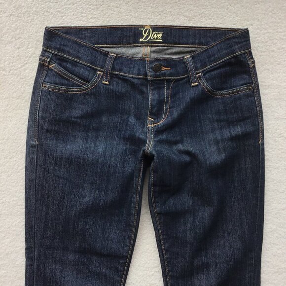 OLD NAVY THE DIVA JEANS SIZE 2 SHORT BLUE - Picture 1 of 8